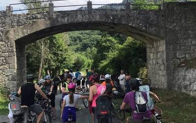 Plazaola Partzuergo Turistikoaren 30. urteurreneko ekitaldia egiten ari dira gaur