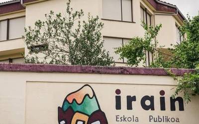 Irain Eskola Publikoan atezain lanpostu bat oposizio bidez betetzeko deialdia egin du Lesakako Udalak