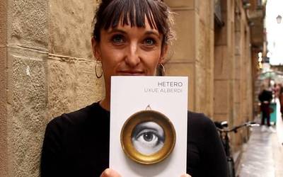 'Hetero' liburua aurkeztuko du Uxue Alberdik gaur Emakumeon Etxean