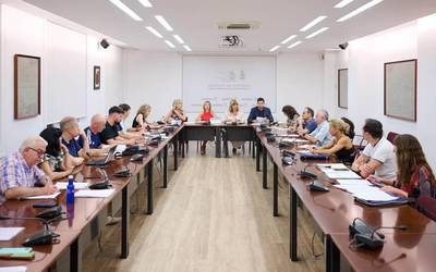 Nafarroako Gobernuak aurrera egingo du Foru Administrazioan hizkuntza-eskakizuna duten lanpostuak egituratzeko euskara planekin