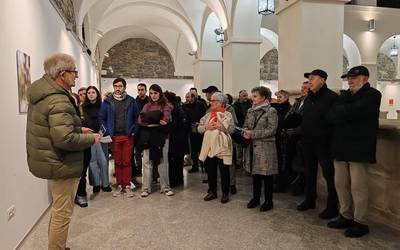 'Euskal Herria zure begietatik' erakusketaz gozatzen