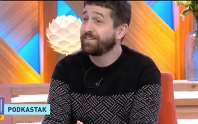 Oier Aranzabal 'Biba Zuek' saioan izan da 'Hamaiketako' podkastaz hizketan