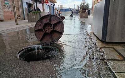 Uholdeek kaltetutakoek mobilizazioak iragarri dituzte, Aldundiaren eta Udalaren konponbide falta salatzeko