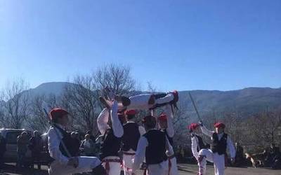 [ARGAZKI GALERIA]: Giro ederrean ospatu dituzte San Sebastian jaiak Bakixan