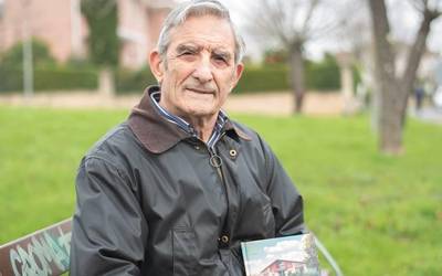 “Liburua Deriori eskaintzea izan da nire ibilbide poetikoari buru emateko modua”