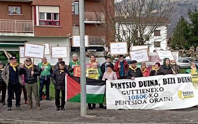 Guttieneko pentsioa 1.134 eurokoa izatea eskatu dute Baztan-Bidasoko pentsiodunek