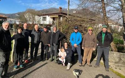 Auzolana egin dute Berako Matzada erreka garbitzeko