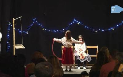 Sorlasean antzerki tailerreko 'Krampus' pieza, hemen ikusgai