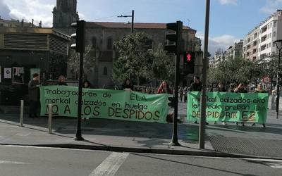 Donostian protesta egin dute Merkal Oinetakoakeko langileek