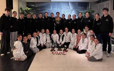 [ARGAZKI GALERIA] L'atelier dantza eskola zaku bete sarirekin itzuli da Bilboko Developpe Nazioarteko Txapelketatik