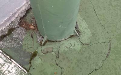 Argiteriako dorrea kenduta, erabilgarri daude berriro futbol zelaia eta teniseko eta padeleko pistak