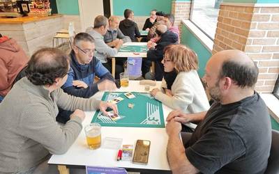 Beste hiru bikote sailkatuta, domekan jokatuko da Mus Txapelketako finala