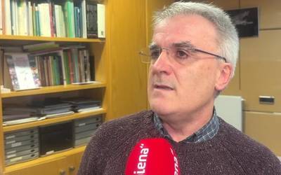 Martxoan erretiratuko da Estepan Plazaola, Bergarako Euskara Sailean 35 urtez lan egin ostean