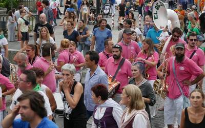 Artziniegako jaien antolaketa gazte belaunaldi berri baten esku utzi nahi dute