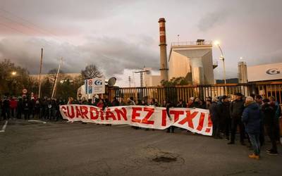 Langile guztiak kaleratzeko espedientea martxoan aurkeztuko duela baieztatu du Guardianek