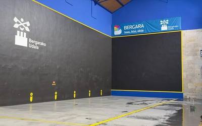 Amaitu dituzte Bergarako frontoiko lanak