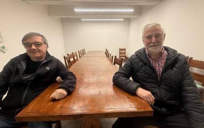 Aulki hutsak bete gura dituzte, erreleborako