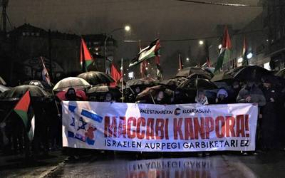 Milaka manifestari Gasteizen Israelen genozidioaren aurka