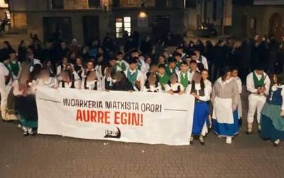 Irunen emakumezko bat hil zutela salatu zuten