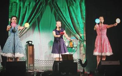 Swing Cocottes taldearen emanaldia izanen dute otsailaren 14an Senperen