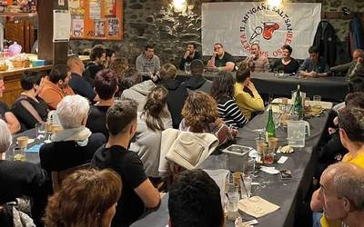 'Mingañe saltsan' bertso sariketa bueltan da