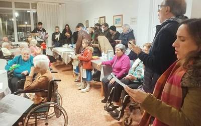 Agate Deunari oles egin zioten Erandiogoikoko nagusien egoitzan ere