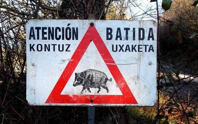Ehiza uxaldietan adingabeak baimentzea kritikatu dute ekologistek