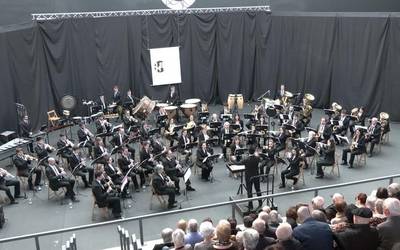 'Mt.Everest' abestia, Oñatiko Musika Bandaren eskutik