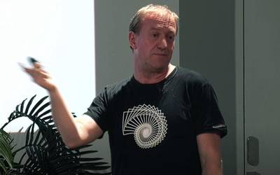 Jon Mattin Matxain (EHU): "Kimikarik gabe ezingo ginateke hainbeste pertsona bizi munduan gaur egun"