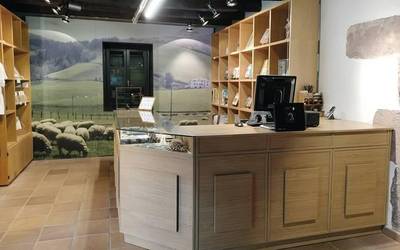 Zugarramurdiko lezean eta museoan berrikuntza lanak egin dituzte