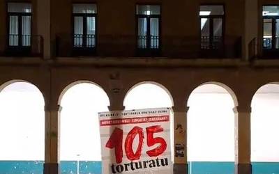 Uribe Kostan tortura pairatu duten herritarren errealitatea azaleratu dute