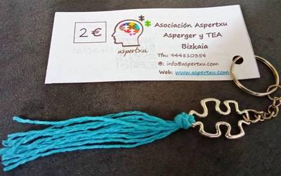 Amurrioko Udalak eta merkatariek indarrak batu dituzte Asperger sindromea ikustarazteko