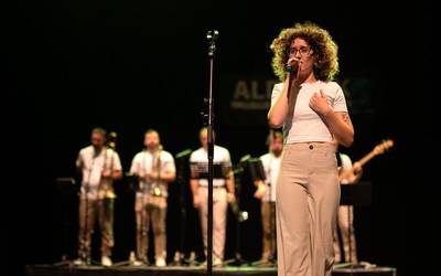 Folkloreak eta erritmo bizi eta dantzagarriek bat egingo dute Aldapeko taldearen kontzertuan