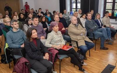 "Lan interesgarria dago ildo berriak irekitzeko"