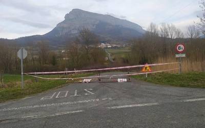 Unanurako dermioko bidea trafikora itxita