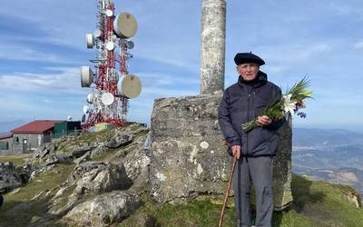 "Heldu ginenean, hegazkinak apurtuta zituen hegoak, eta bidaiariak kiskalita zeuden barruan"