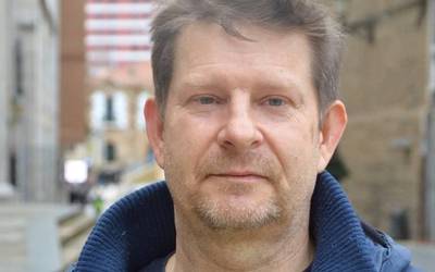 “Danimarkak, kolonizatzaile orok bezala, txarto egin du, baita Groenlandian ere”