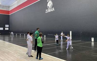 Txikitatik pilotako ezagutzak jasotzen