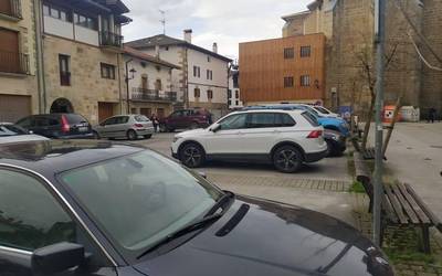 Zubeztia plazako aparkalekua aldi baterako itxita