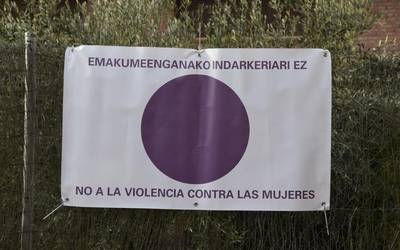 Bikotekidea erasotzeagatik 22 urteko gazte bat atxilotu dute