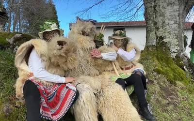 Aratusteei ongietorria egin diete Elgetan koko-batzearekin