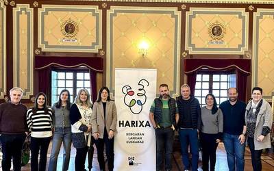 Bost enpresa gehiago lan-munduan euskara sustatzen duen ekimenean