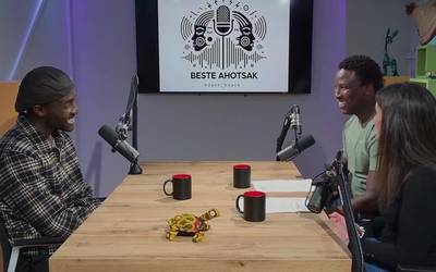 'Beste ahotsak': Sambou Diaby aktorearekin berbetan