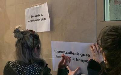 Elkarretaratzea antolatu dute gaur Gorlizko udaltzainaren inguruko neurriak hartzea eskatzeko
