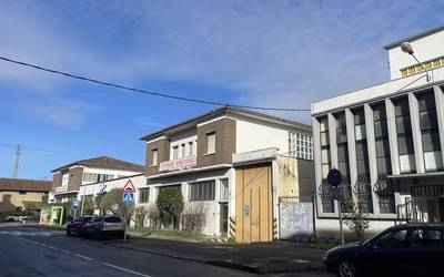 Jata ingurua bota eta etxebizitzak eraikitzeko lehen pausoa