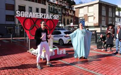 Guztia prest dago barixakuan hasiko diren aurtengo Aratoste Jaietarako