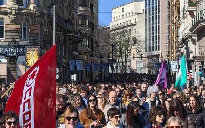 Hezkuntza publikoa zaindu dezagun, gure gizarteko oinarria