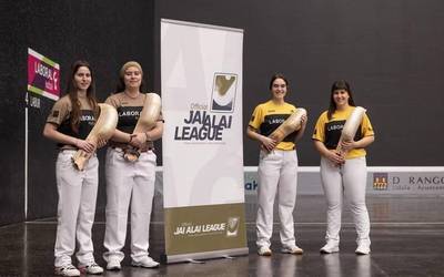 Emakumeen Jai Alai liga osatu dute lehendabizikoz, eta Zumaiakoa izango da txapelketa puntuagarrietako bat