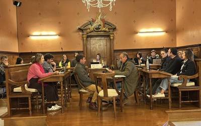 Adierazpen bateratua onartu du Oñatiko udalbatzak Martxoak 8 egunari begira