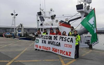Itsas Arrantzako Ikuskaritzako langileentzat lan baldintza duinak eskatu dituzte